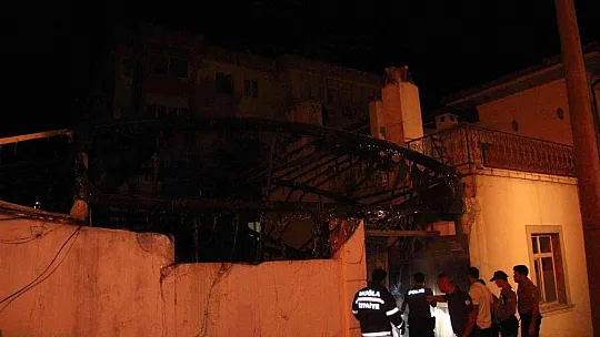 Bekçi'nin dikkati mahalleyi yanmaktan kurtardı