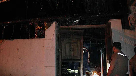Bekçi'nin dikkati mahalleyi yanmaktan kurtardı