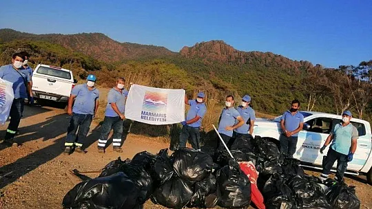 Belediye ekipleri onlarca torba çöp topladı