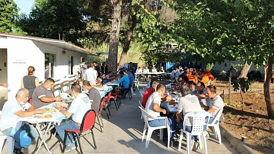 Belediye işçilerine sezon öncesi moral kahvaltısı