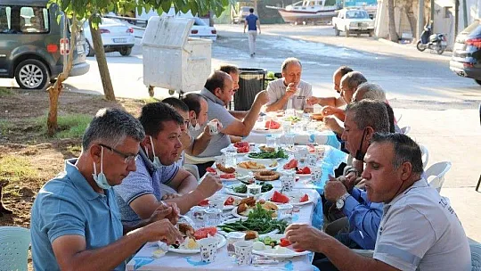 Belediye işçilerine sezon öncesi moral kahvaltısı