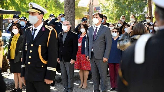 Belediye Personeli 'İstiklal Marşı' okudu