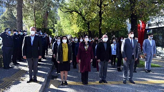 Belediye Personeli 'İstiklal Marşı' okudu