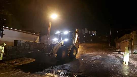 Belediye, tüm imkanlarıyla sahada