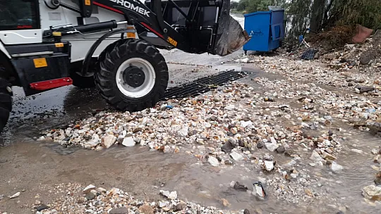 Belediye, tüm imkanlarıyla sahada