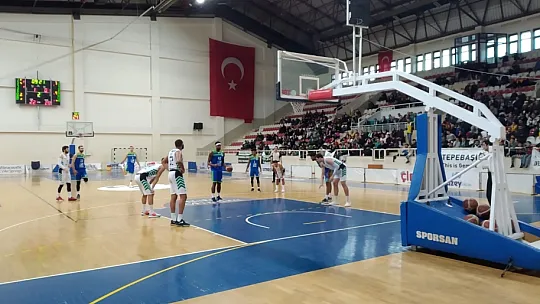 Türkiye Basketbol Ligi'nde Mücadele Kızıştı