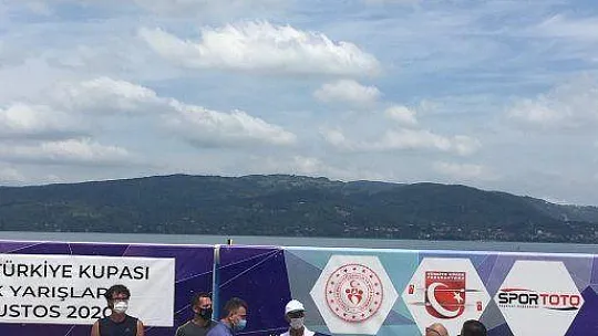 FETHİYE BELEDİYESPOR'UN KÜREKÇİLERİ SAPANCA'DAN BAŞARIYLA DÖNÜYORLAR