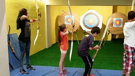 FETHİYE BELEDİYESPOR'UN ÜCRETSİZ MODERN OKÇULUK KURSLARI BAŞLADI