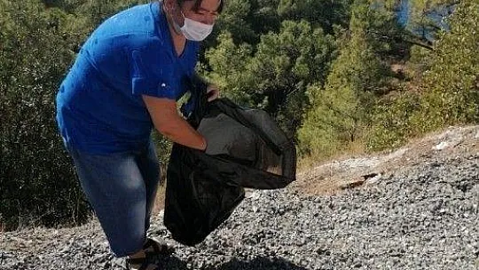 Bencik Koyu'nda çevre temizliği yapıldı