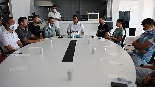 Beşiktaşlı Taraftarlar Derneğinden Karaca'ya Doğum Günü Kutlaması