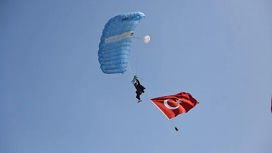 Beşkaza Meydanı'nda Nefes Kesen Gösteriler