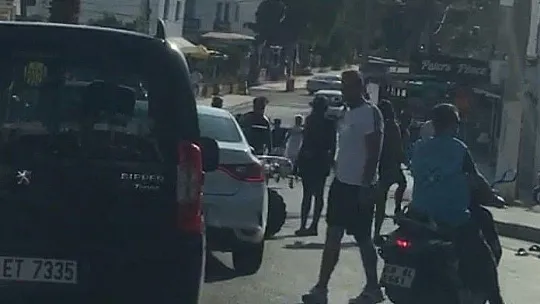 Beyzbol sopalı kavgada cadde savaş alanına döndü