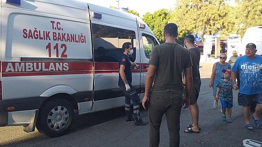 Beyzbol sopalı kavgada cadde savaş alanına döndü