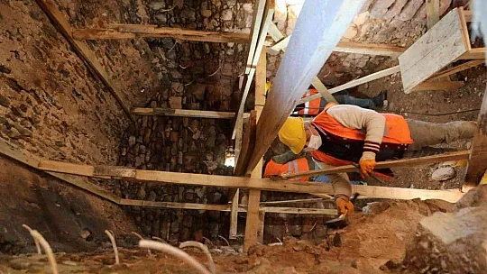 Bin 400 yıllık tarihi yapı yeniden ortaya çıktı