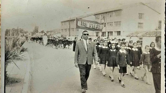 Bir asra beş kala kitap yazıp, imzaladı