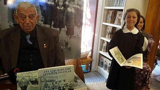 Bir asra beş kala kitap yazıp, imzaladı