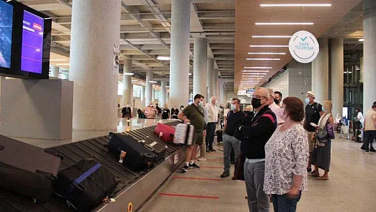 Bir yıl aradan sonra ilk İngiliz turist kafilesi geldi