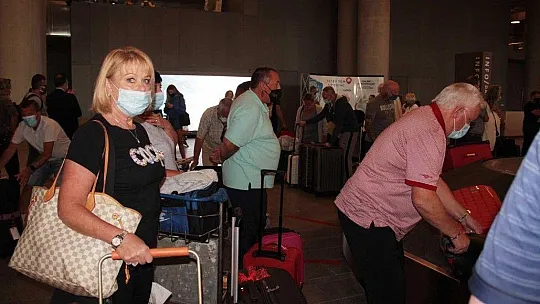 Bir yıl aradan sonra ilk İngiliz turist kafilesi geldi