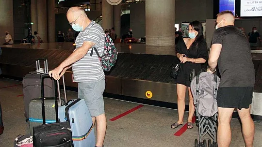 Bir yıl aradan sonra ilk İngiliz turist kafilesi geldi