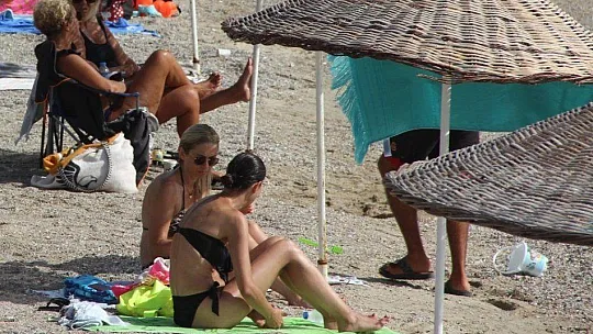 Birçok şehirde yağmur, dolu Bodrum'da yaz keyfi
