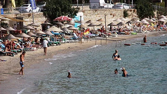 Birçok şehirde yağmur, dolu Bodrum'da yaz keyfi