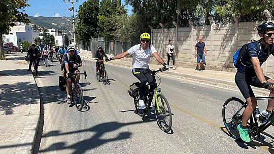 Bisiklet yarışı öncesi halk sürüşü yapıldı