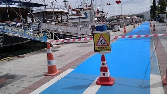 Bisiklet yolu boyanıyor