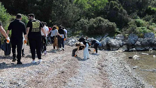 Bitez'de kıyı temizliği yapıldı