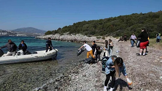 Bitez'de kıyı temizliği yapıldı