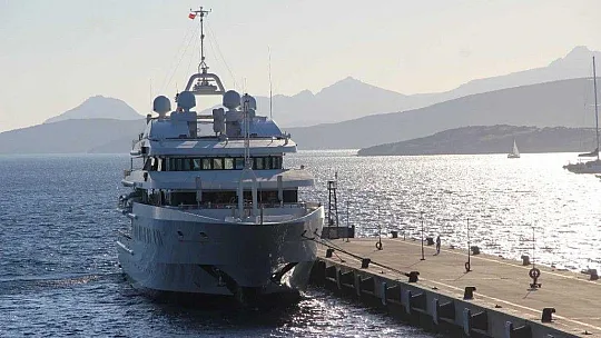 Bodrum'a demir atan 118 milyon dolarlık yüzen sarayın günlük kirası dudak uçuklattı