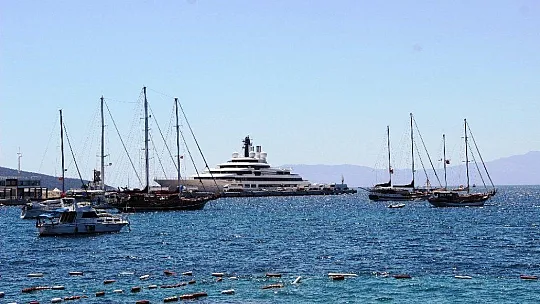 Bodrum'a gelen 2 milyar dolarlık yat, 3,5 milyon liralık yakıt aldı
