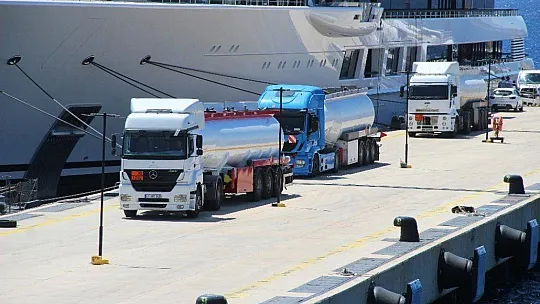 Bodrum'a gelen 2 milyar dolarlık yat, 3,5 milyon liralık yakıt aldı
