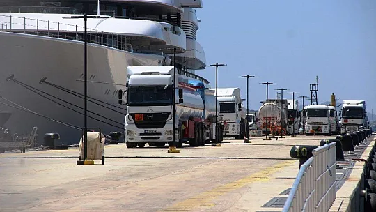 Bodrum'a gelen 2 milyar dolarlık yat, 3,5 milyon liralık yakıt aldı