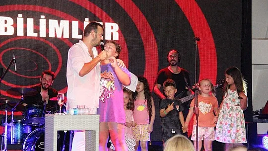 Bodrum Bayram'da Deha Bilimlier ile coştu