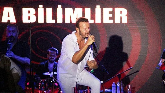 Bodrum Bayram'da Deha Bilimlier ile coştu