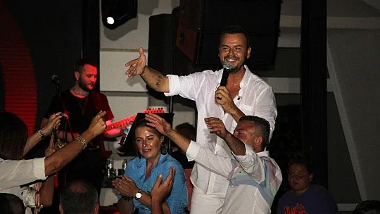 Bodrum Bayram'da Deha Bilimlier ile coştu