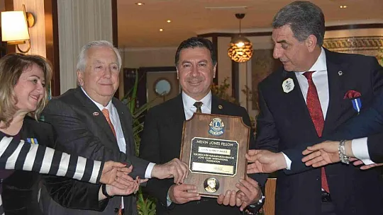 Bodrum Belediye Başkanı Aras'a hizmet ödülü verildi