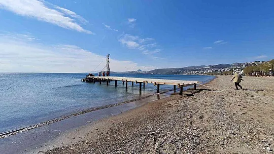 Bodrum Belediye Başkanı Aras kendi iskelesini yıktırdı