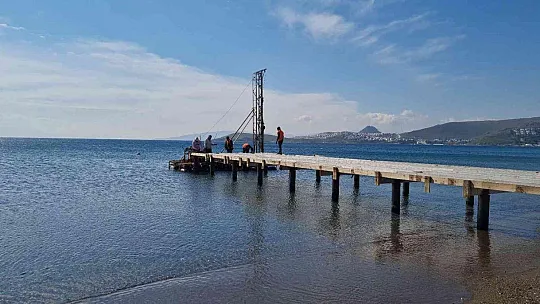 Bodrum Belediye Başkanı Aras kendi iskelesini yıktırdı
