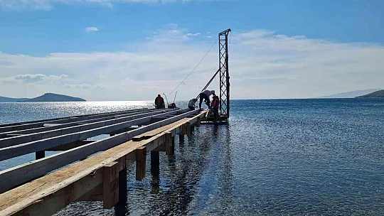 Bodrum Belediye Başkanı Aras kendi iskelesini yıktırdı