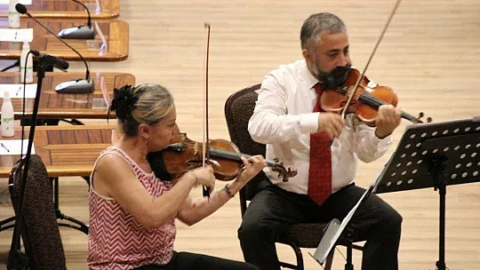 Bodrum Belediyesi Meclis toplantısında klasik müzik konseri verildi