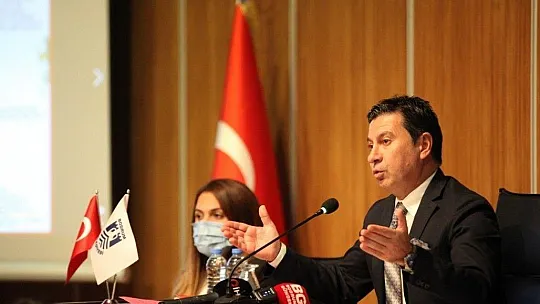 Bodrum Belediyesi meclis toplantısında işaret diliyle çeviri yapıldı