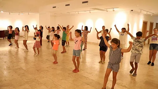 Bodrum Belediyesi'nin yaz kursları devam ediyor