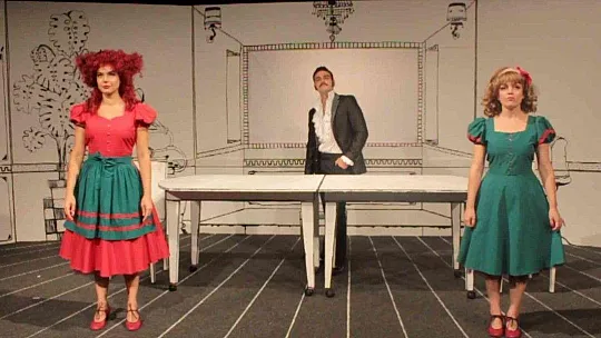 Bodrum Belediyesi Şehir Tiyatrosu perdeyi açtı