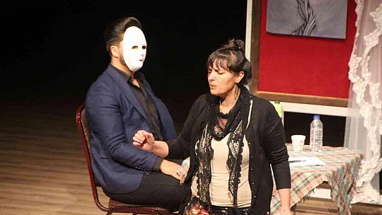 Bodrum'da 'Sadece Kadın' oyunu sahnelendi