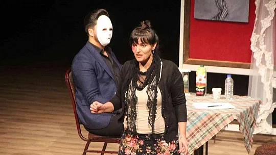 Bodrum'da 'Sadece Kadın' oyunu sahnelendi