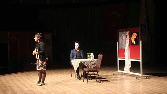 Bodrum'da 'Sadece Kadın' oyunu sahnelendi