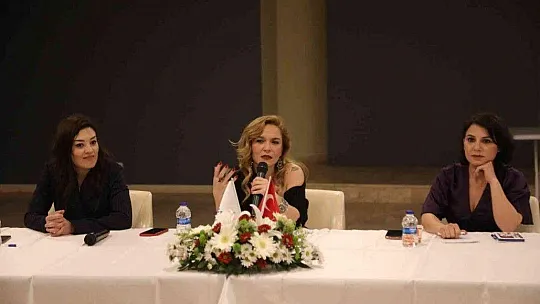 Bodrum'da 'Şiddetsiz Bir Dünya' paneli düzenlendi