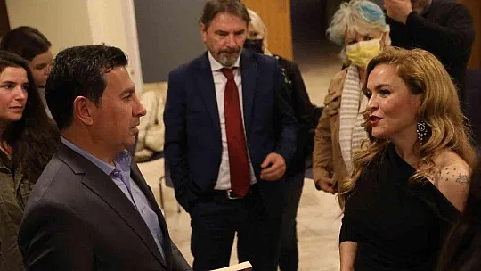 Bodrum'da 'Şiddetsiz Bir Dünya' paneli düzenlendi