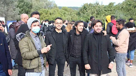 Bodrum'da 200 göçmen, antik kenti gezdi